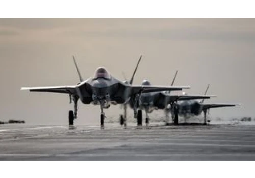Już są. Pięć kolejnych myśliwców F-35 wylądowało w Polsce