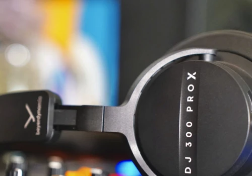 Beyerdynamic DJ 300 Pro X – te słuchawki mają zastąpić DJ-owi dwie pary, ale jest jeden problem