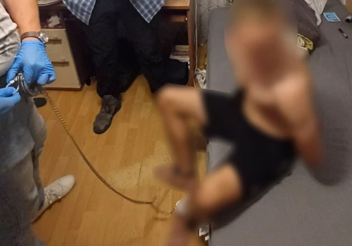 Śmiertelne pobicie w Nowej Hucie. Policja siłowo weszła do mieszkania