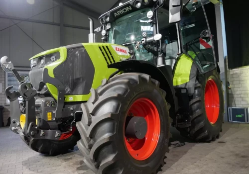 180 KM z czterech cylindrów. CLAAS wprowadza następcę ARIONA 500