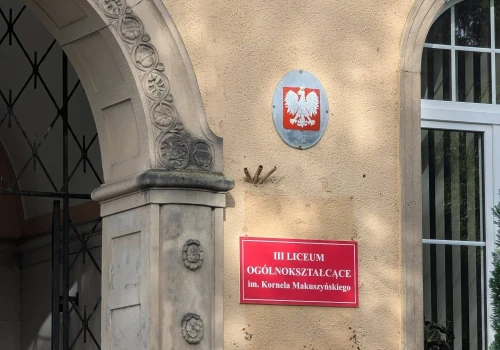 Ogólniak w Lwówku Śląskim zmienił nazwę?