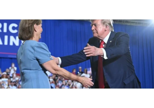 Nazwisko brata, poparcie Trumpa i mandat senatorki. Tak w Ameryce dziedziczy się władzę