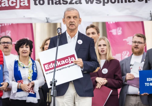 Nauczyciele ruszają na rząd. Chcą konkretów od Donalda Tuska i 15 proc. podwyżki