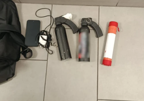 17-latek próbował uciec przed policją w Krakowie. Miał race, gaz i cudzą kartę