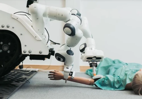 Robot AI, który wyleczy udar? Znany producent telewizorów z dotacją od rządu USA