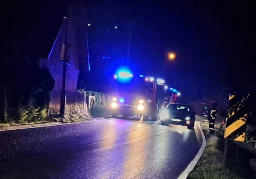 Lampa się pali – na miejscu straż pożarna