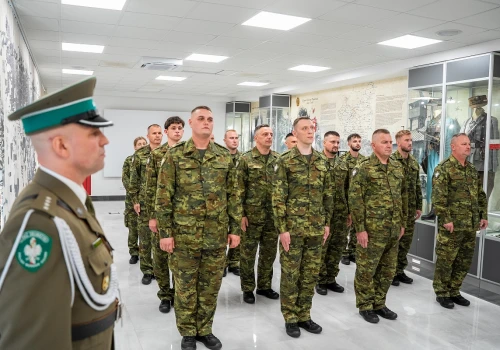 Kolejne ślubowanie w NOSG. Czternastu nowych funkcjonariuszy