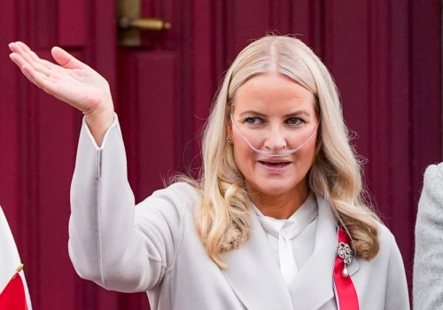 Skandale nowej królowej Norwegii. Korespondencja z Epsteinem i syn skazany za gwałty