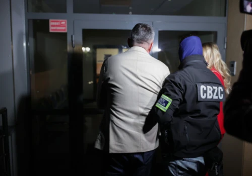 Zatrzymanie szefa PKOl. Sąd rozpatrywał wniosek o areszt przez całą noc
