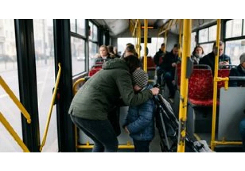 Polacy nie chcą dzieci w autobusach i hotelach? 