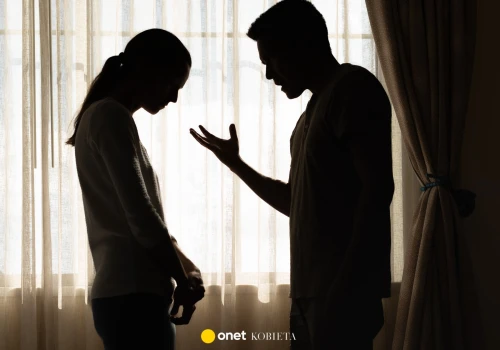 Coraz więcej nagłych rozstań. Psycholog: przez lata budują pozory bycia razem