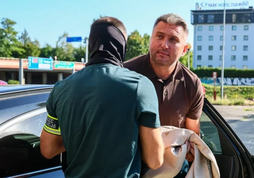 Nocne posiedzenie sądu w sprawie Piesiewicza. Z aresztu długo nie wyjdzie