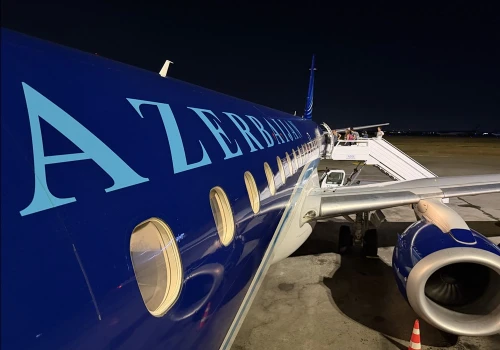 Azerbaijan Airlines zaskakują. Pełny serwis na trasie Baku – Duszanbe