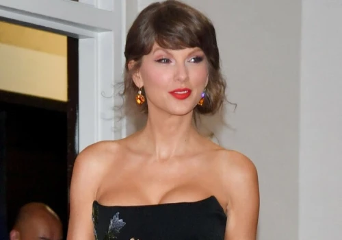 Taylor Swift w najmodniejszej sukience na jesień. Print już jest hitem