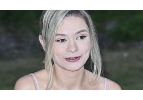 Julia Wróblewska dosadnie w temacie wiary. 