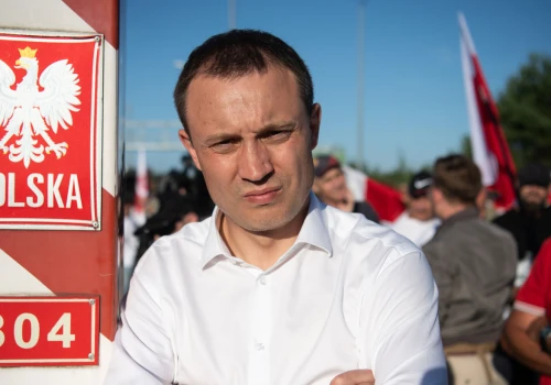 Panie premierze, proszę nie mierzyć wszystkich swoją miarą