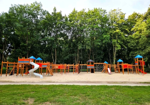 Gigant pojawił się w Szczecinie. Dzieci mają nową atrakcję