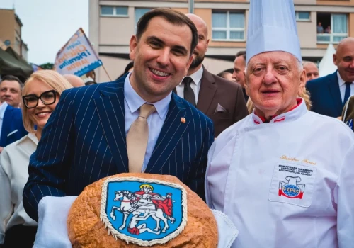 Kolorową paradą rozpoczęło się Święto Chleba i Piernika w Jaworze (FOTO)