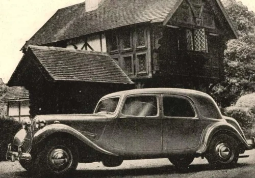 400.000 kilometrów Citroënem Traction Avant w rok. Spał po cztery godziny dziennie, codziennie ruszał w trasę