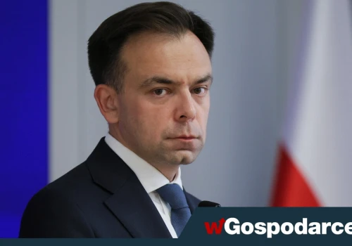Domański musi pożyczyć ponad pół biliona złotych