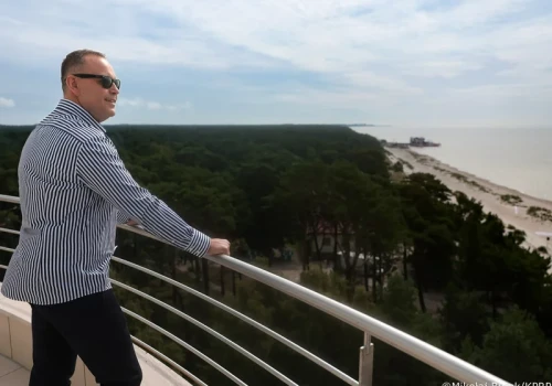 Nawrocki rozpoczął „Przyszłość.pl”. Skolim pojawił się w ortezie