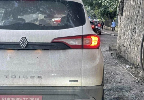 7 miejsc, turbo i CNG? Renault Triber przyłapany na testach