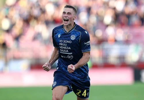 Jakub Piotrowski strzela, Udinese Calcio zwycięża