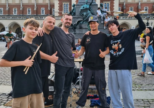 Rynek Główny jest ich sceną. Poznajcie Kraków B-Boys Familia. (NASZA ROZMOWA)