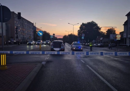15-latek na hulajnodze potrącony na przejściu