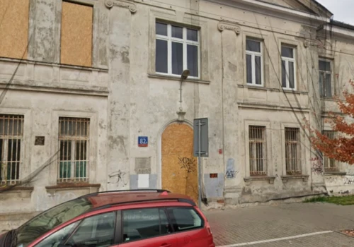 Zabytkowy gmach WUM na sprzedaż. Cena wywoławcza to 95 mln zł