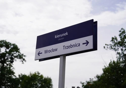 Podwrocławska trasa kolejowa, z której korzysta milion pasażerów doczeka się elektryfikacji