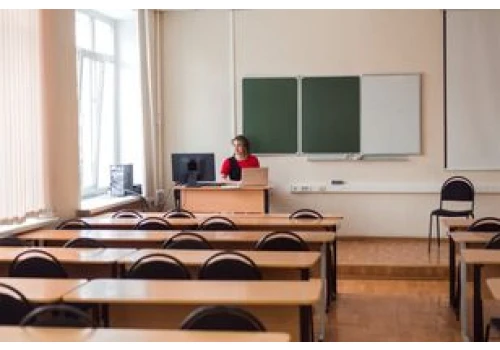 Braki kadrowe w koszalińskich szkołach będą uzupełniane nadgodzinami