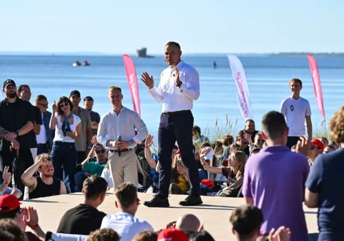 Młodzi zasypali Nawrockiego pytaniami. Jedno było niewygodne
