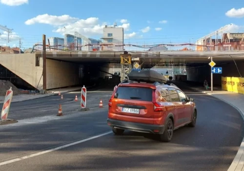 W poniedziałek pełne otwarcie przejazdu pod wiaduktem na ul. Mikołowskiej. Zajdą zmiany w kursowaniu ponad 50 linii autobusowych