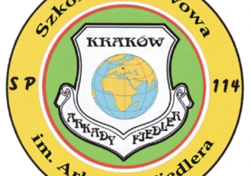 Szkoła jak forteca? Gdy zamiast dialogu pojawiają się paragrafy i mur milczenia ws. Amelki z Krakowa