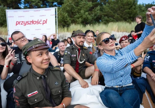 Magiczny wieczór w Juracie. Tak wyglądał pierwszy dzień Przyszłość.pl