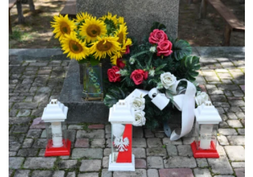 Minister kultury: pogrzeby w Ostrówkach i Woli Ostrowieckiej to krok w odzyskiwaniu pamięci historycznej