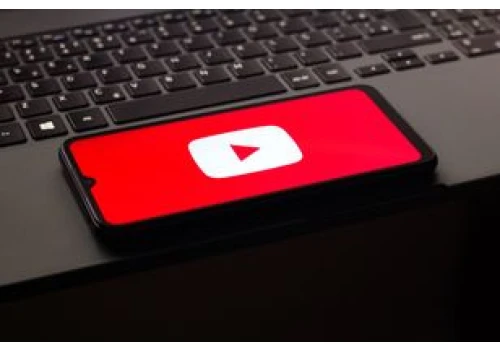 YouTube może dostać interfejs Liquid Glass na iOS-ie