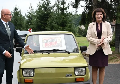 Rodzinne Pożegnanie Wakacji w Karlusinie: nowe boisko, dwie drogi i mini rajd