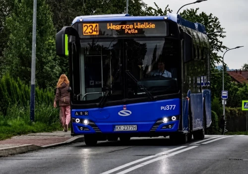 Horror przesiadkowy na Nowym Bieżanowie? ZTP odpowiada: Synchronizacji nie będzie