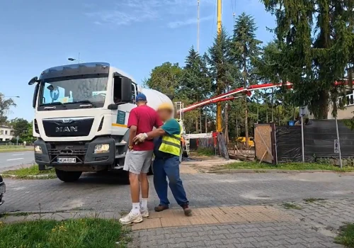 Konfitura kontra budowlańcy. Doszło do przepychanki, a nawet grożono pobiciem
