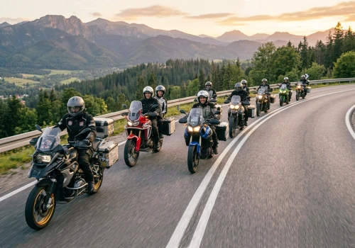 Jazda w grupie motocyklowej – bezpieczniej czy bardziej ryzykownie? Badania pokazują, że to nie takie proste
