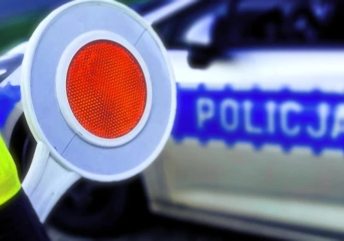 Wypadek pod okrągłą kładką w Rzeszowie. Doszło do zderzenia motocyklisty z osobówką