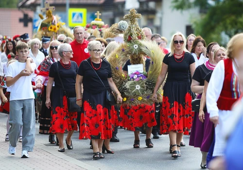 W Morawicy dziękują Bogu za plony, a rolnikom za ciężką pracę