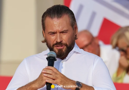Krzysztof Stanowski stracił prawo jazdy. 