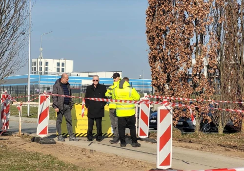 1 września tuż-tuż, a kluczowego systemu wciąż nie ma. Zaniepokojeni mieszkańcy Miłocina czekają na ruch prezydenta