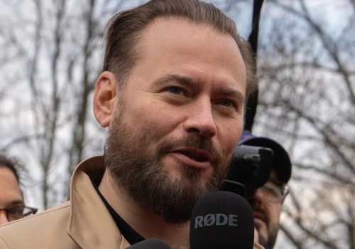 Krzysztof Stanowski stracił prawo jazdy. Policja zatrzymała go tuż przed znakiem. „Było 110”