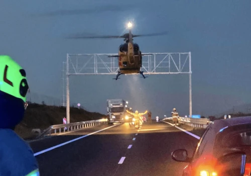 Nocny karambol na S19 pod Rzeszowem. Zderzenie pięciu pojazdów: lądował śmigłowiec