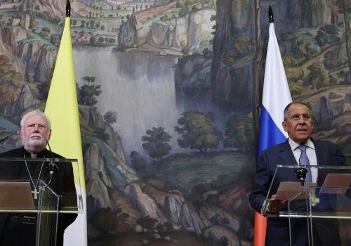 Szef dyplomacji Watykanu: Mamy otwarty kanał kontaktowy z ministrem Ławrowem
