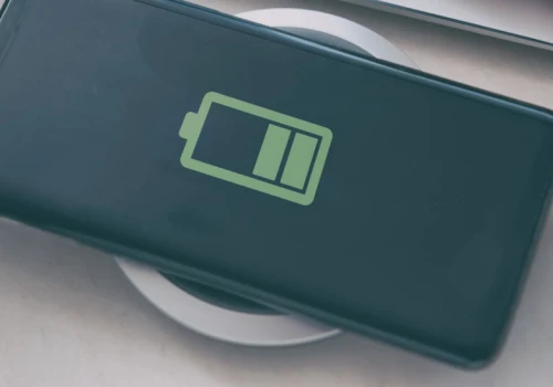 Przy 20% czy 1%? Kiedy naprawdę powinieneś ładować telefon